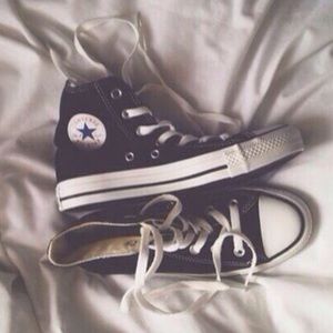 Black hightop converse