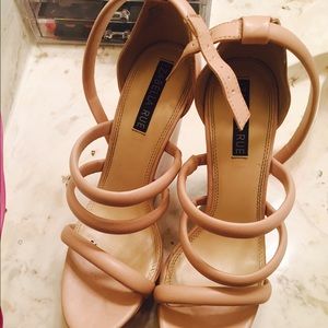 Nude wedges💕