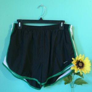 Nike shorts women size XL