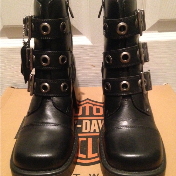 Brand new Harley Davidson after ride boots