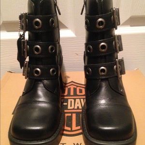 Brand new Harley Davidson after ride boots