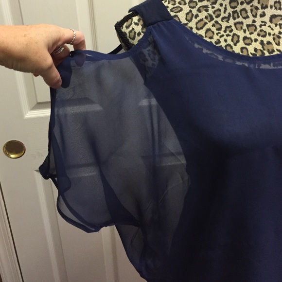 Navy blue top w shoulders out sheer over tank - Picture 2 of 4