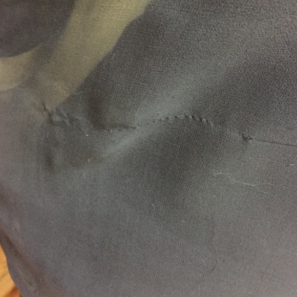 Navy blue top w shoulders out sheer over tank - Picture 4 of 4