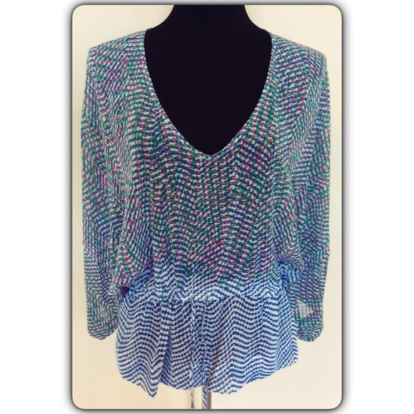 CAbi Flowy Blouse🌻🌿🌂 - Picture 2 of 3