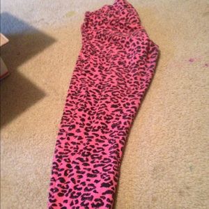 Pink & black cheetah print leggings
