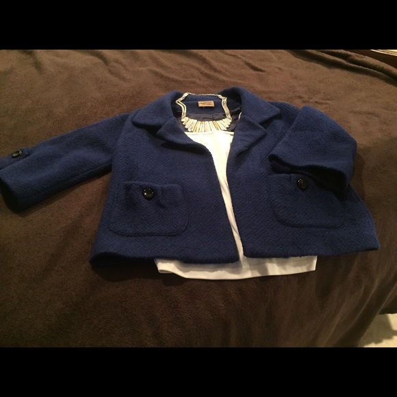 3/4 blue blazer