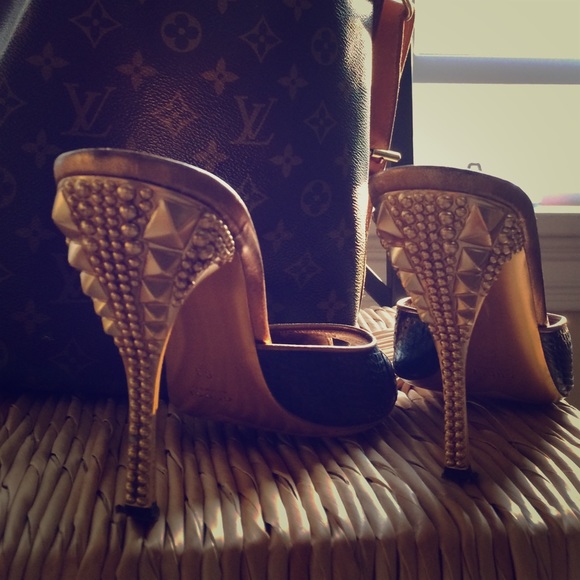 Gucci Shoes - SOLD💴Gucci sandals
