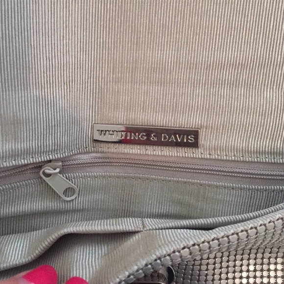 Whiting and Davis clutch - Picture 3 of 4