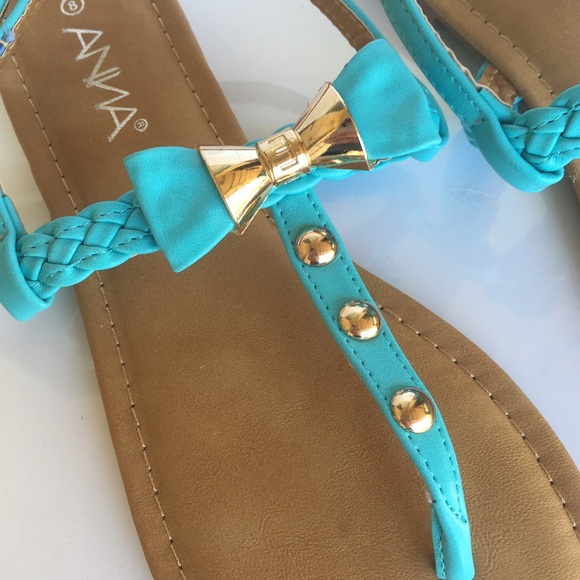 π β¨HPβ¨ Ice Blue Gladiator Bow Sandals - Picture 2 of 2