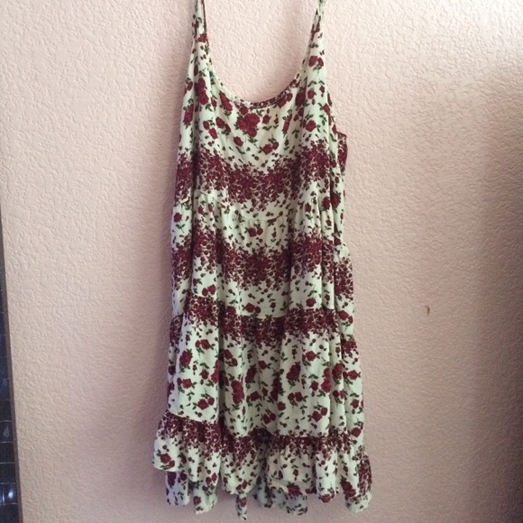 Brandy Melville rose print jada