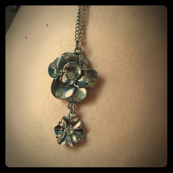 Flower necklace