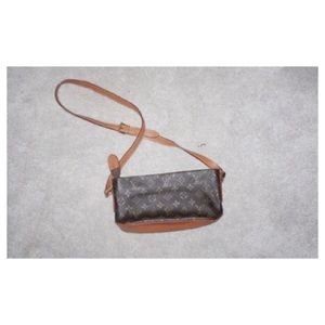 Louis Vuitton monogram purse
