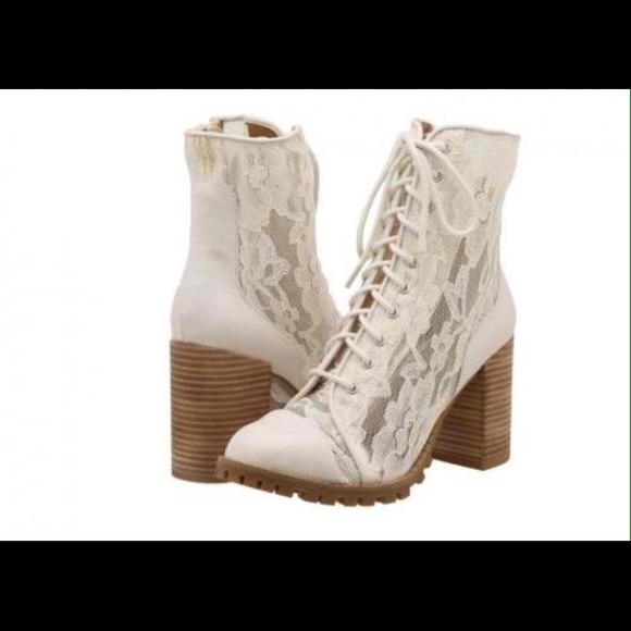 LF lace booties perfect boho/hipster style 💛💛💛 - Picture 2 of 2