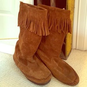 Suede fringe boots