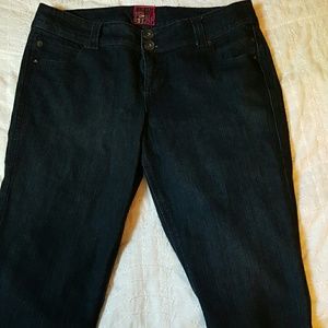 SOLDDDD! Torrid capri pants