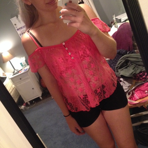 Coral Summer Lace Crop Top - Picture 3 of 3