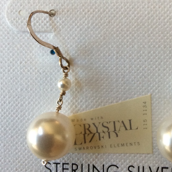 Ashley Andrews pearl sterling silver earrings - Picture 2 of 3