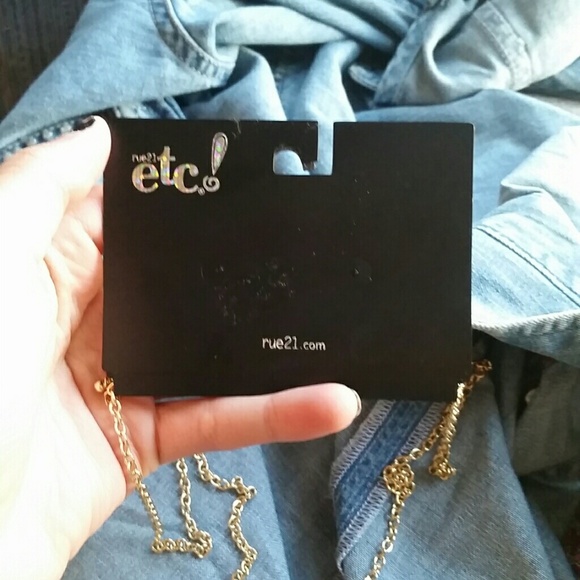 Rue 21 Gold Necklace - Picture 2 of 2
