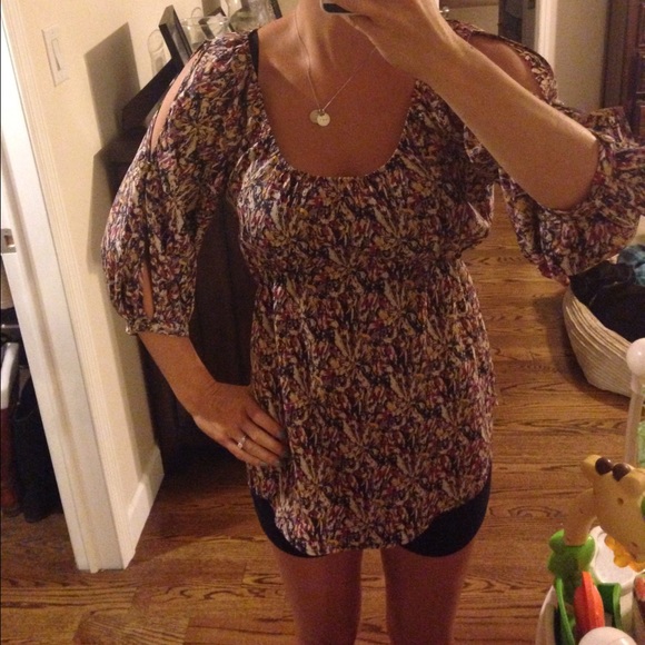 Open shoulder top
