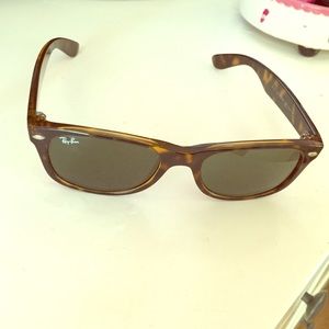 Ray Ban new wayfarer sunglasses