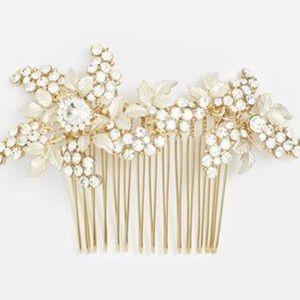 Gold hair comb by wedding belles