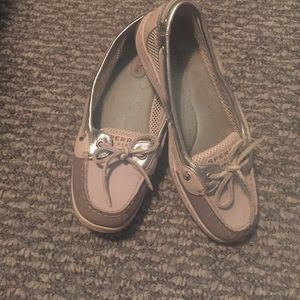 Size 8 sliver sperry