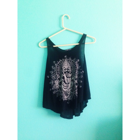 black tank with cool design - Picture 1 of 2