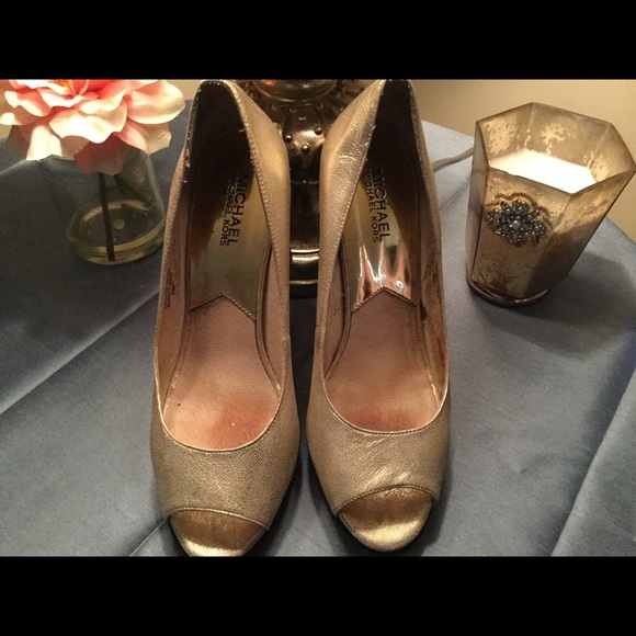 Michael Kors Gold Wedge Peep Toe Sandals