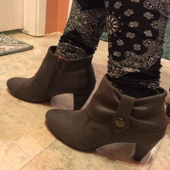 Sold! Mudd Charcoal Grey Ankle Booties - Picture 3 of 4