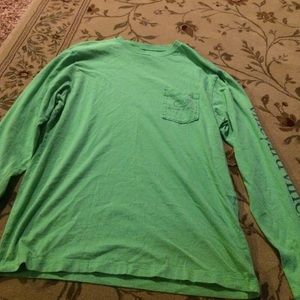 Green long sleeve vineyard vines t-shirt!
