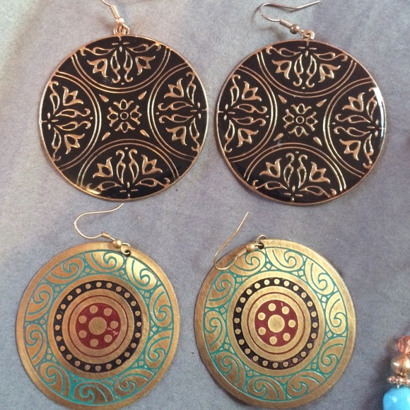 Earrings - Picture 2 of 3