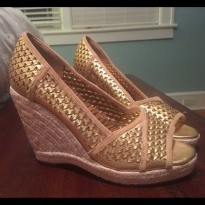 Juicy Couture Gold Kinder Wedges, 8.5