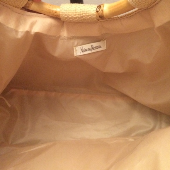 Neiman Marcus small beach bag - Picture 2 of 2