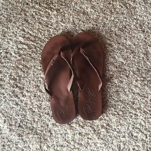 Foxy flip flops