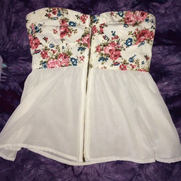 Halter Top - Picture 1 of 4