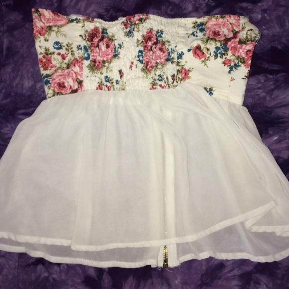 Halter Top - Picture 3 of 4