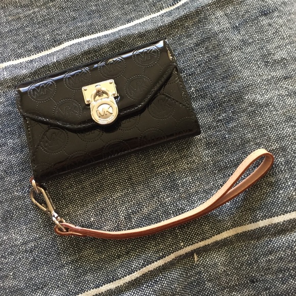 Michael Kors iPhone 4 Wristlet