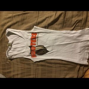 Hooters tank top