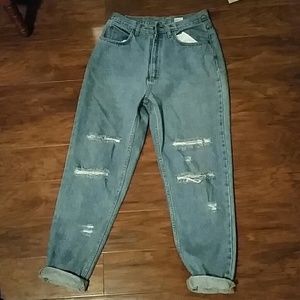 Distressed high waist boyfriend jeans