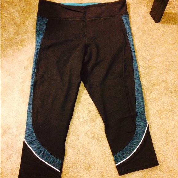 AE active yoga capris