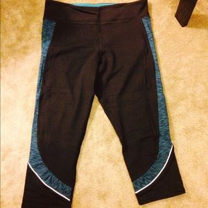 AE active yoga capris