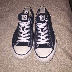 Women's Black and white converse