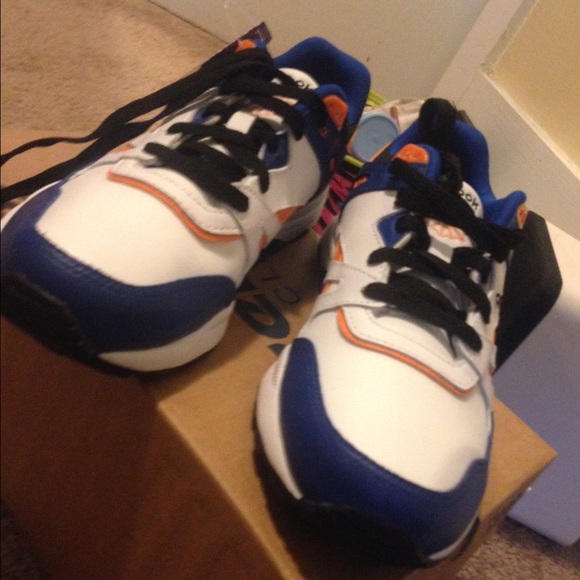 Brand NEW NEVER WORN - Picture 2 of 3