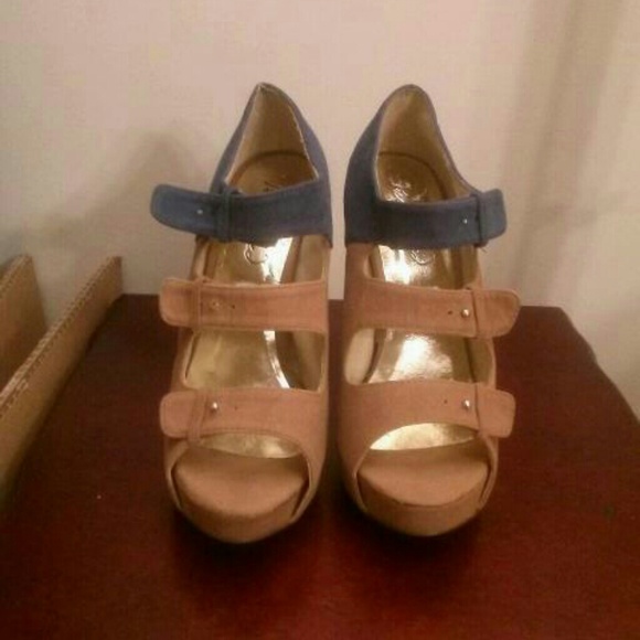 👠💥Sexy Strappy Heel Size 10