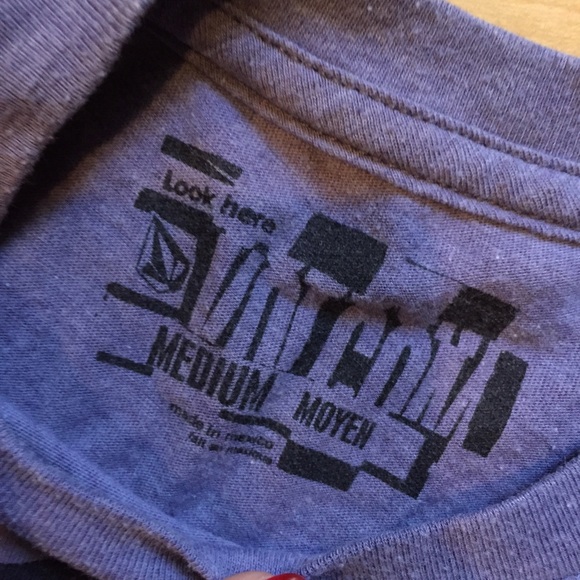 Volcom tshirt - Picture 2 of 2