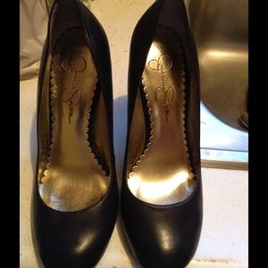 Jessica Simpson Black Leather Pumps