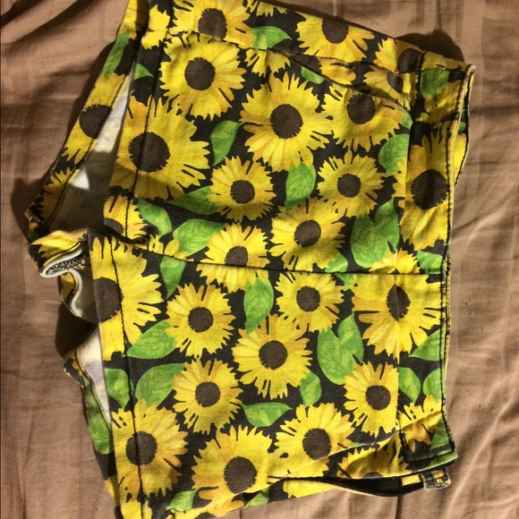 Daisy Shorts