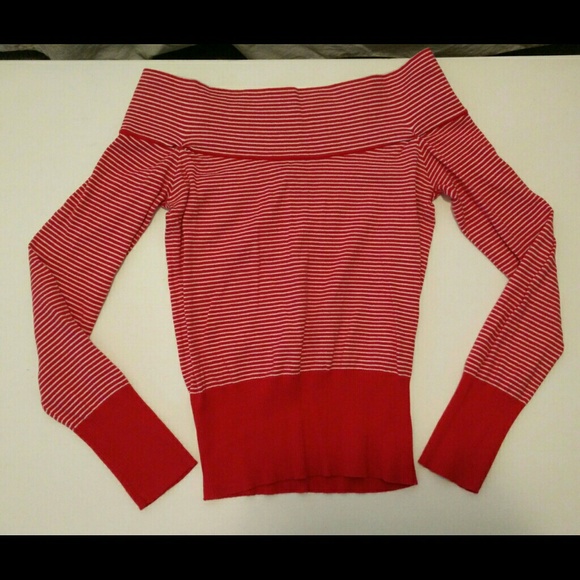 Off the shoulder sweater "cold shoulder" trend