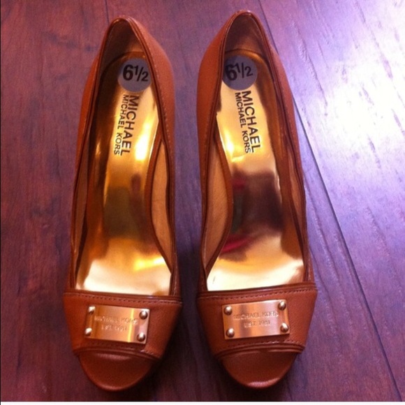 Authentic Michael Kors peep toe shoes