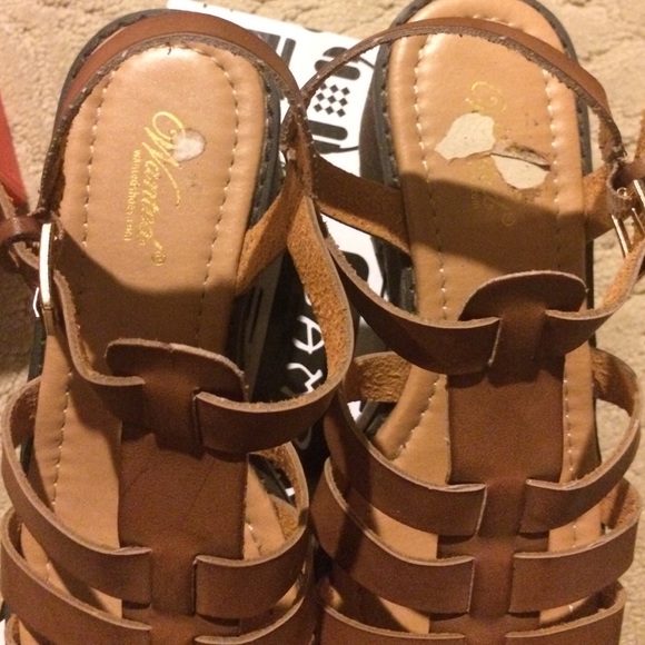 Platform sandals - Picture 3 of 3